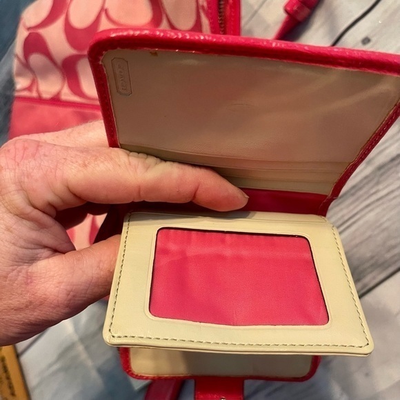 Coach Signature Pink Stripe Canvas XL Crossbody with matching Wallet in 💞EUC💞 - Picture 11 of 16